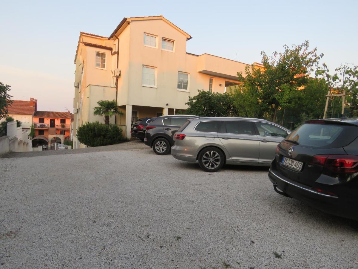 Apartments Villa Urbajs Врсар Экстерьер фото